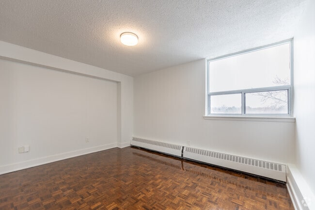 3BR, 1BA - 1,031SF - Bedroom - 145 & 147 Wellington St.