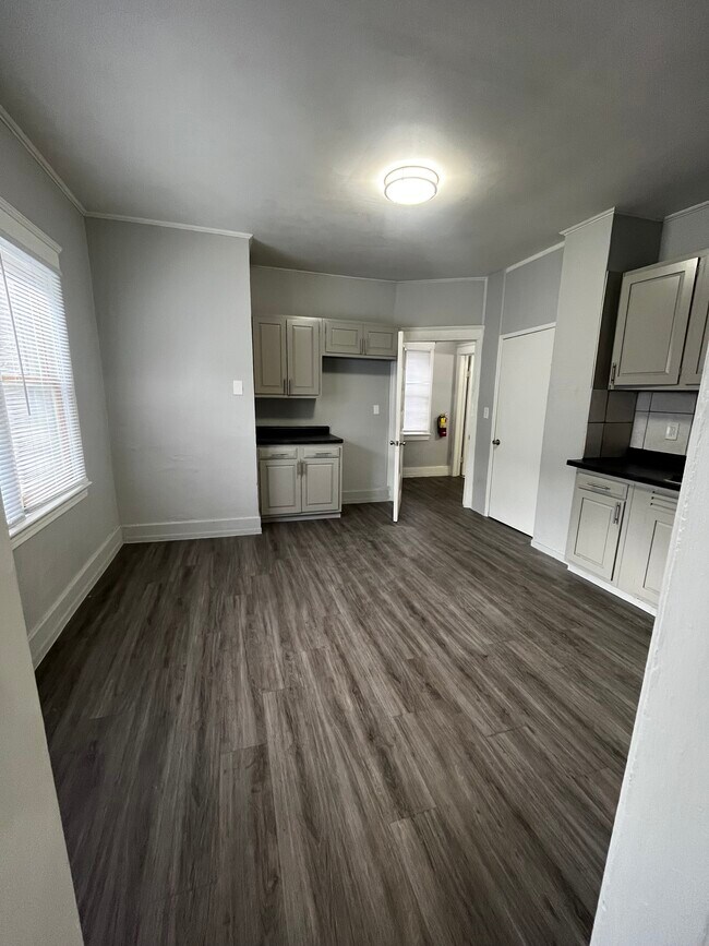 Building Photo - 2830 9th St