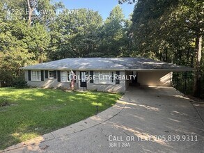 Building Photo - 4222 Hillswood Ln