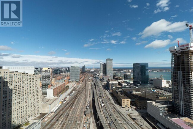 Building Photo - 18 Yonge St