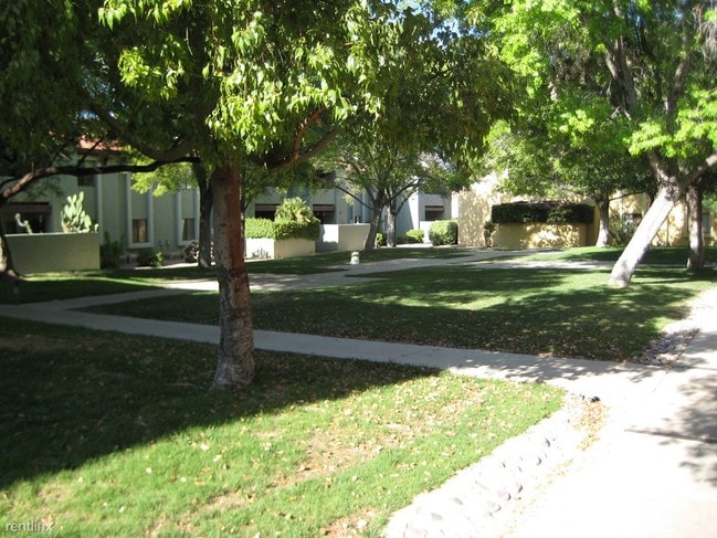 Building Photo - 2172 N Pantano Rd