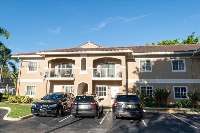 Foto del edificio - 911 Hillcrest Ct