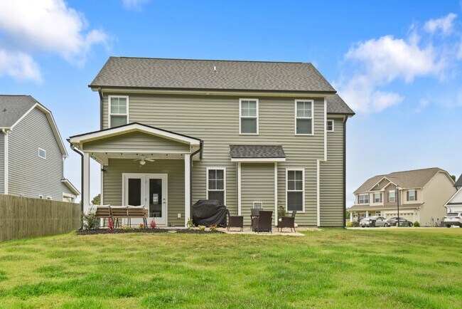 Foto del edificio - 506 Saltworks Ln