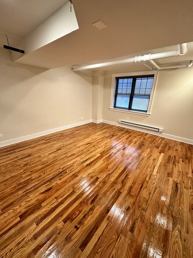 Foto principal - 845 W Agatite Ave