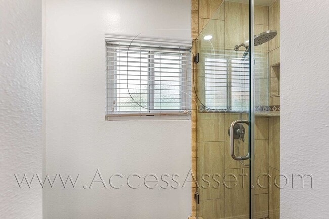 Building Photo - Spacious 4 Bedroom Home with Private Yard & Covered Patio in Anaheim Hills