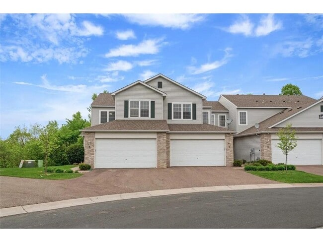 Foto del edificio - 5225 Holly Ln N