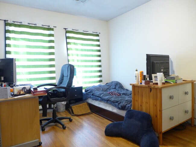 Foto del edificio - 124 Hillside St