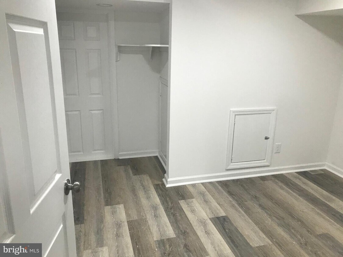 1816 US130, Burlington, NJ 08016 Townhome Rentals in Burlington NJ