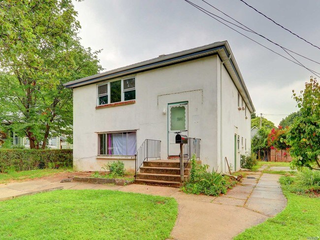 Building Photo - 346 Sherman St