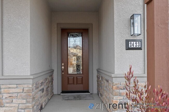 Building Photo - 4 br, 3.5 bath House - 2423 Paramount Ln, ...