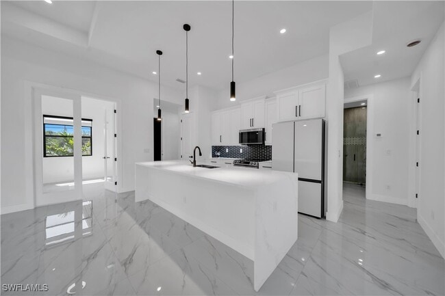 Foto del edificio - 903 NE 23rd St
