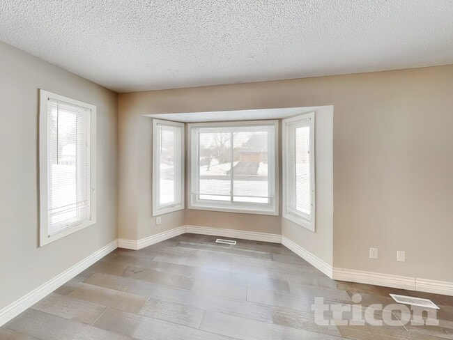 Building Photo - 11893 Dunhill Rd