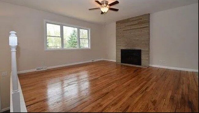 Foto del edificio - Beautiful 4 bedroom home in Park Ridge! Co...