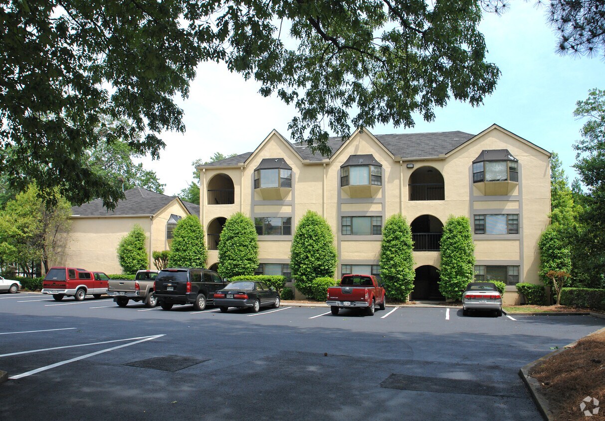 Jardín Hills Apartaments - Garden Hills Apartments