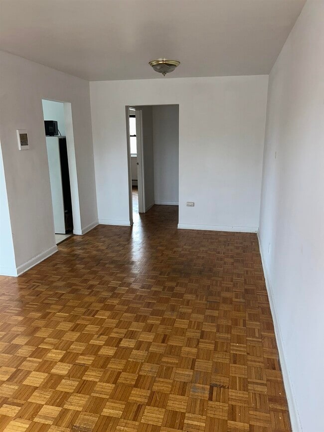 Building Photo - 708 JFK Blvd E