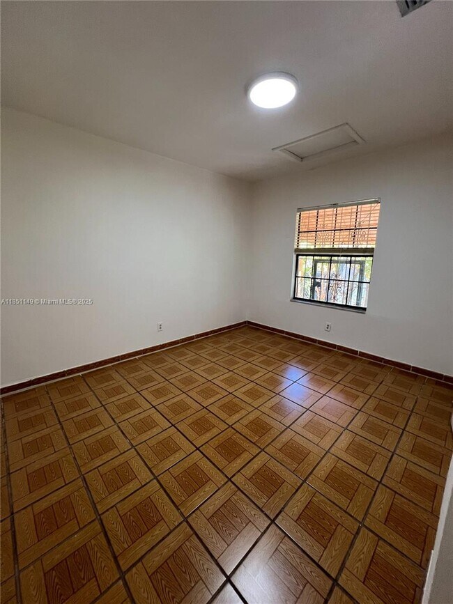 Foto del edificio - 4113 SW 2nd St