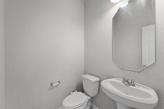 Building Photo - 5443 Grand View Dr