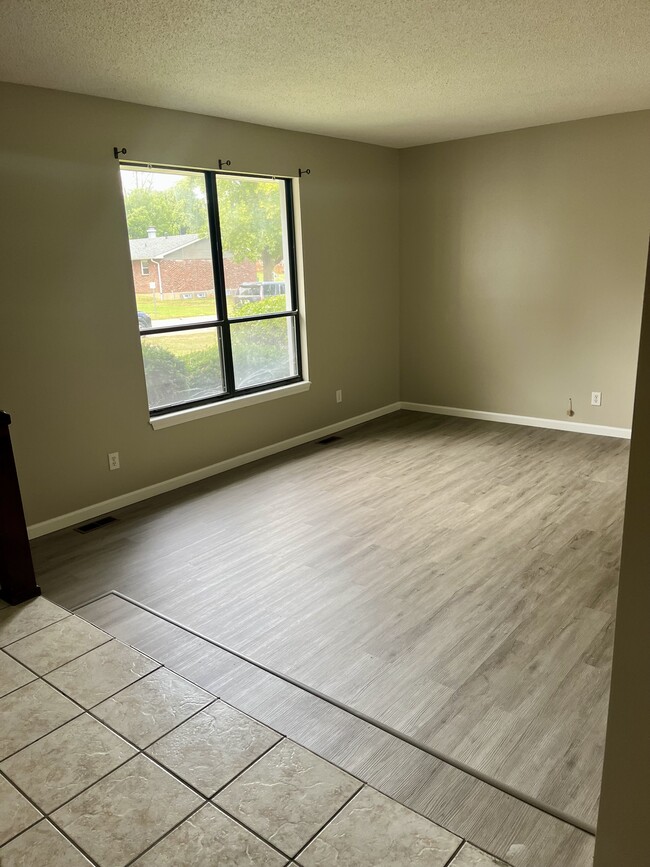 Building Photo - 1604 Dawnbreak Ct