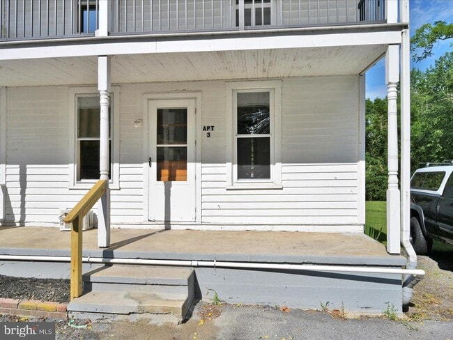 Building Photo - 836 -838 Suedberg Rd