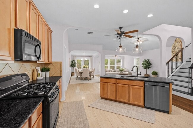 Foto del edificio - 1403 Lochstone Dr