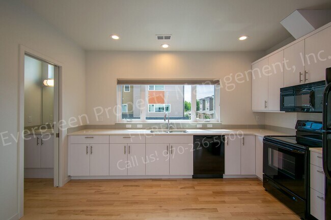 Foto del edificio - SIGNING BONUS!!! Available Now! 2-bedroom ...