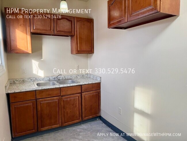 Foto del edificio - 641 Garfield Ave SW