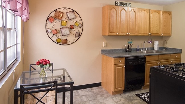Interior Photo - 318 8th Ave SE