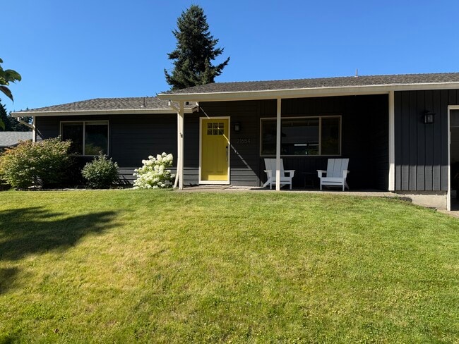 Building Photo - 21654 SW Columbia Dr