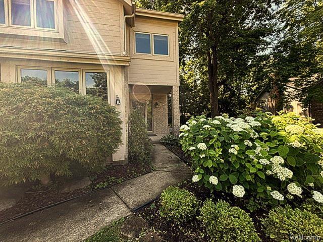 Building Photo - 8767 Townsend Dr