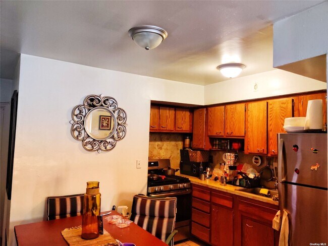 Foto del edificio - 252 Robinson Ave