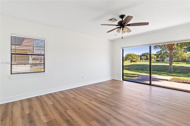 Foto del edificio - 21344 Escondido Way S