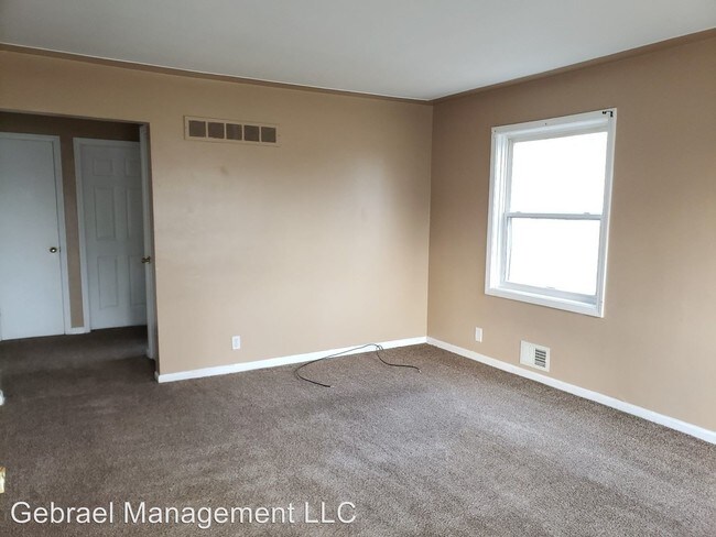 Building Photo - 3 br, 1 bath House - 2632 Cumings Ave