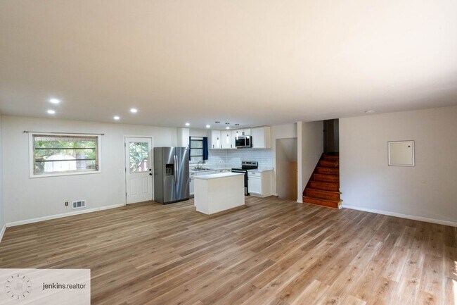 Building Photo - 2644 Preston Dr