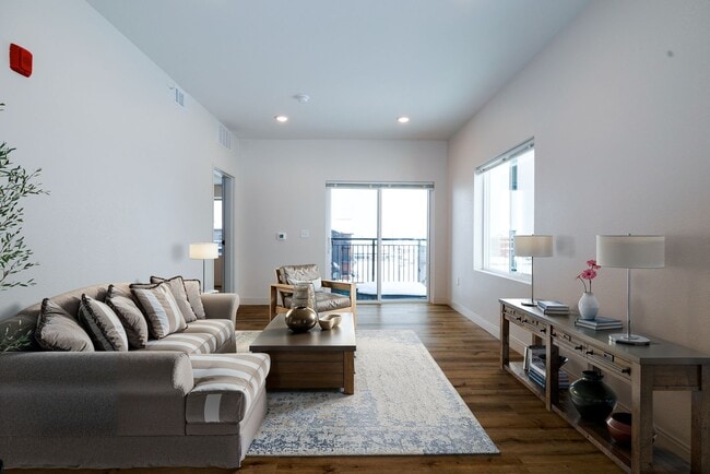 Interior Photo - University Crossing