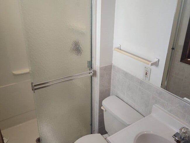 Foto del edificio - 3 Bedroom Single Family Home in Florissant