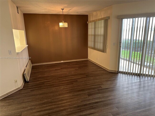 Foto del edificio - 12901 SW 15th Ct