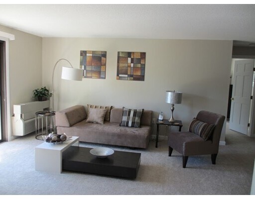Foto principal - 25 Village Rock Ln