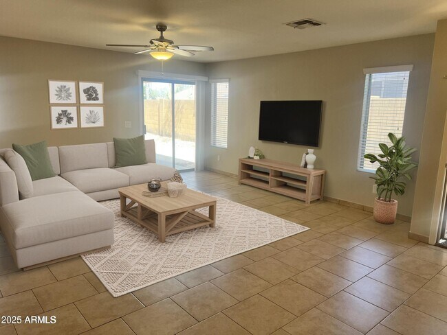 Foto del edificio - 16608 N 113th Dr