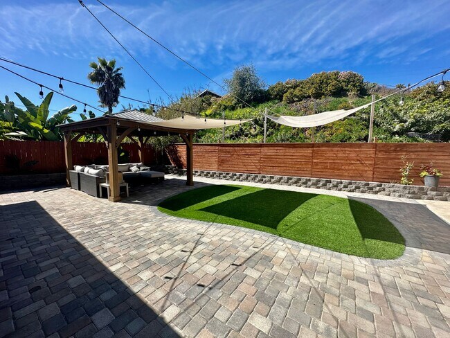 Building Photo - Entertainers Dream Home With Lots of Chara...