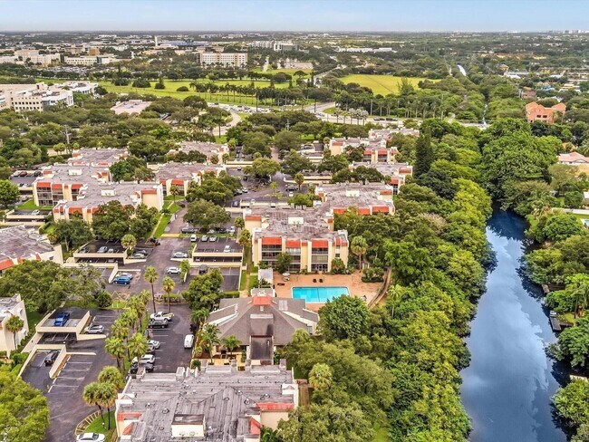 Foto del edificio - 626 NW 13th St