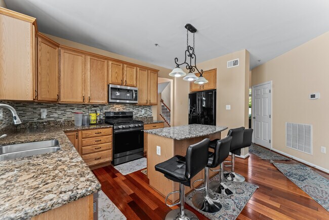 Building Photo - 14011 Westmeath Dr