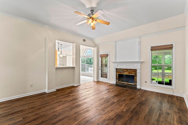 Foto del edificio - 3 Bedrooms 2 baths in McDonough on 1 acre waterfront backyard with private dock.