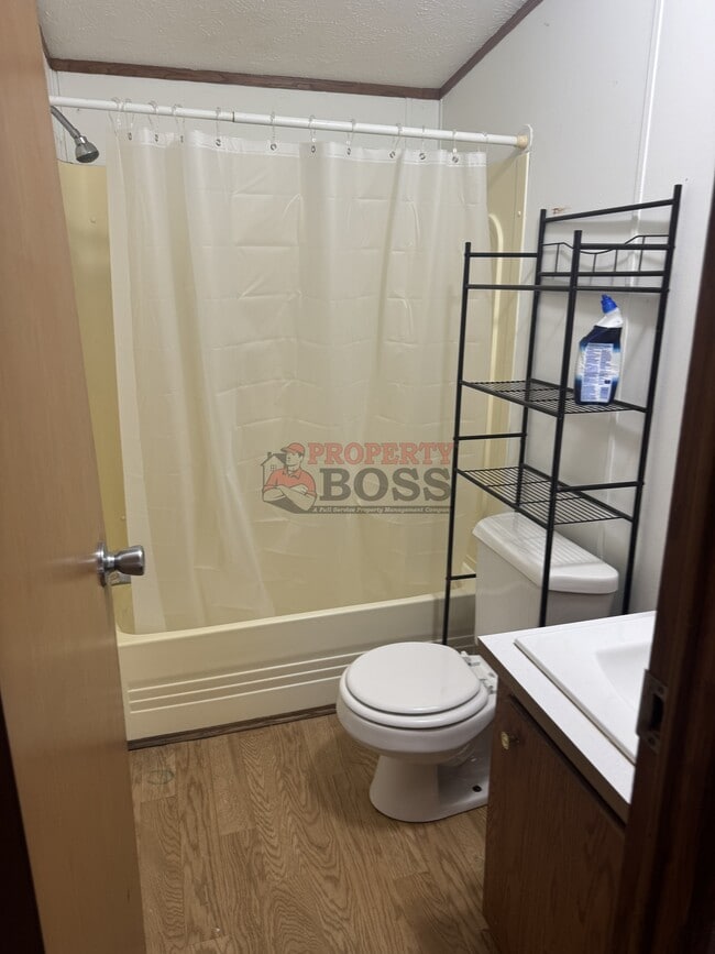 Building Photo - 4535 Ross Rd