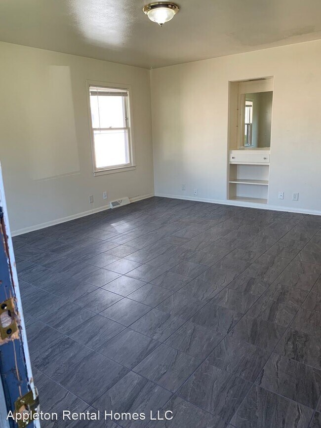 Building Photo - 3 br, 1 bath House - 4258 N 61