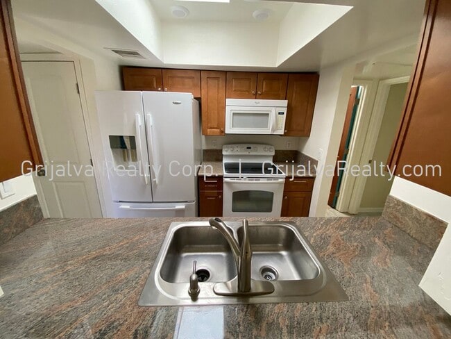 Building Photo - 3411 E Glenn St