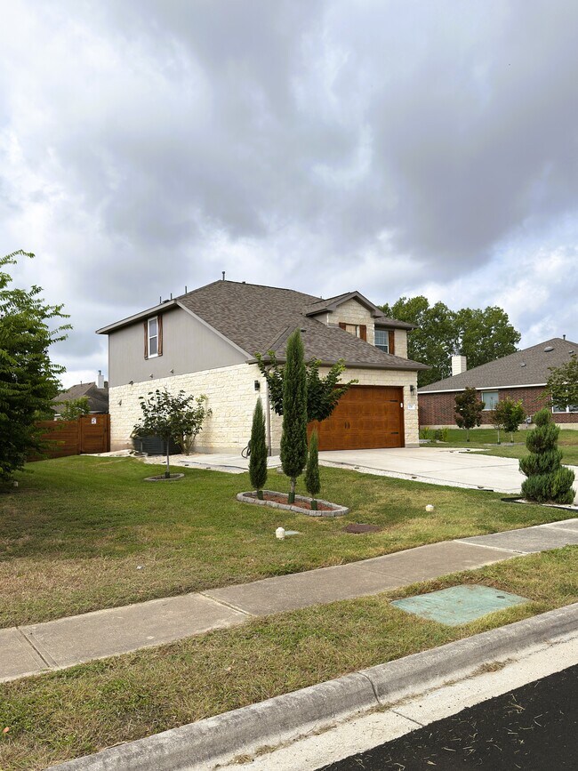 Foto del edificio - 178 Amber Oak Dr