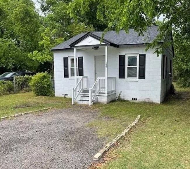 Building Photo - 109 Easy St