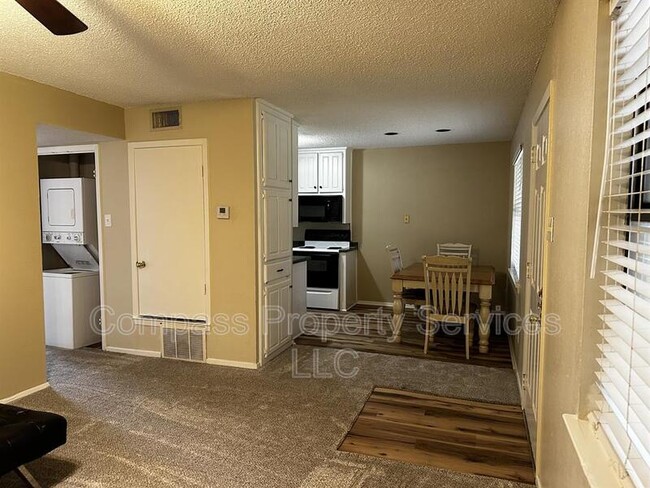 Foto del edificio - 1214 Baylor Ave