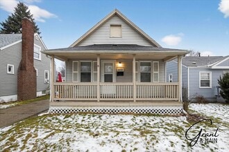 Building Photo - 3 bedroom ranch $1200