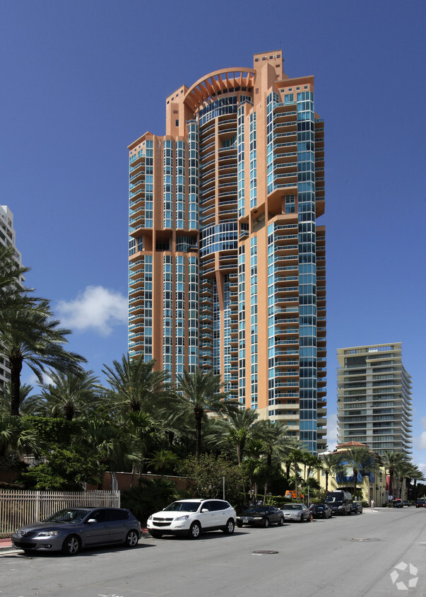 Primary Photo - Portofino Tower